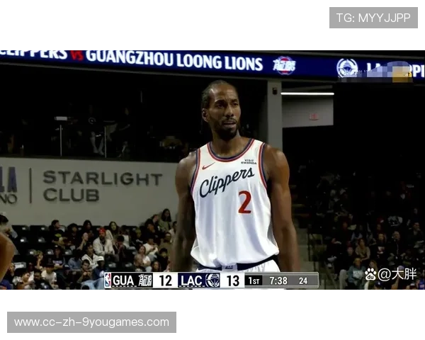 伦纳德底线接球补篮得手，快船守住领先