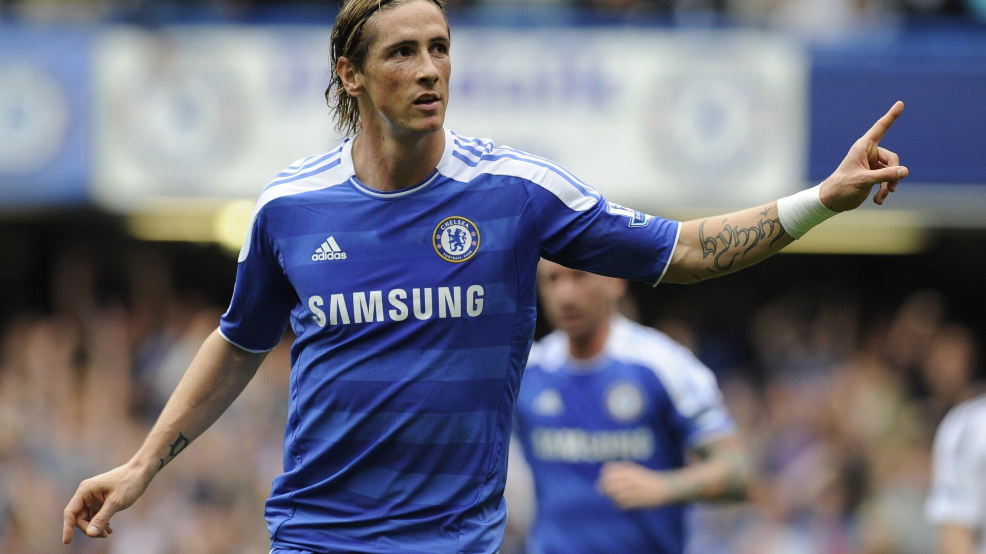 “武汉马拉松：全民健身与精英选手同台竞技”