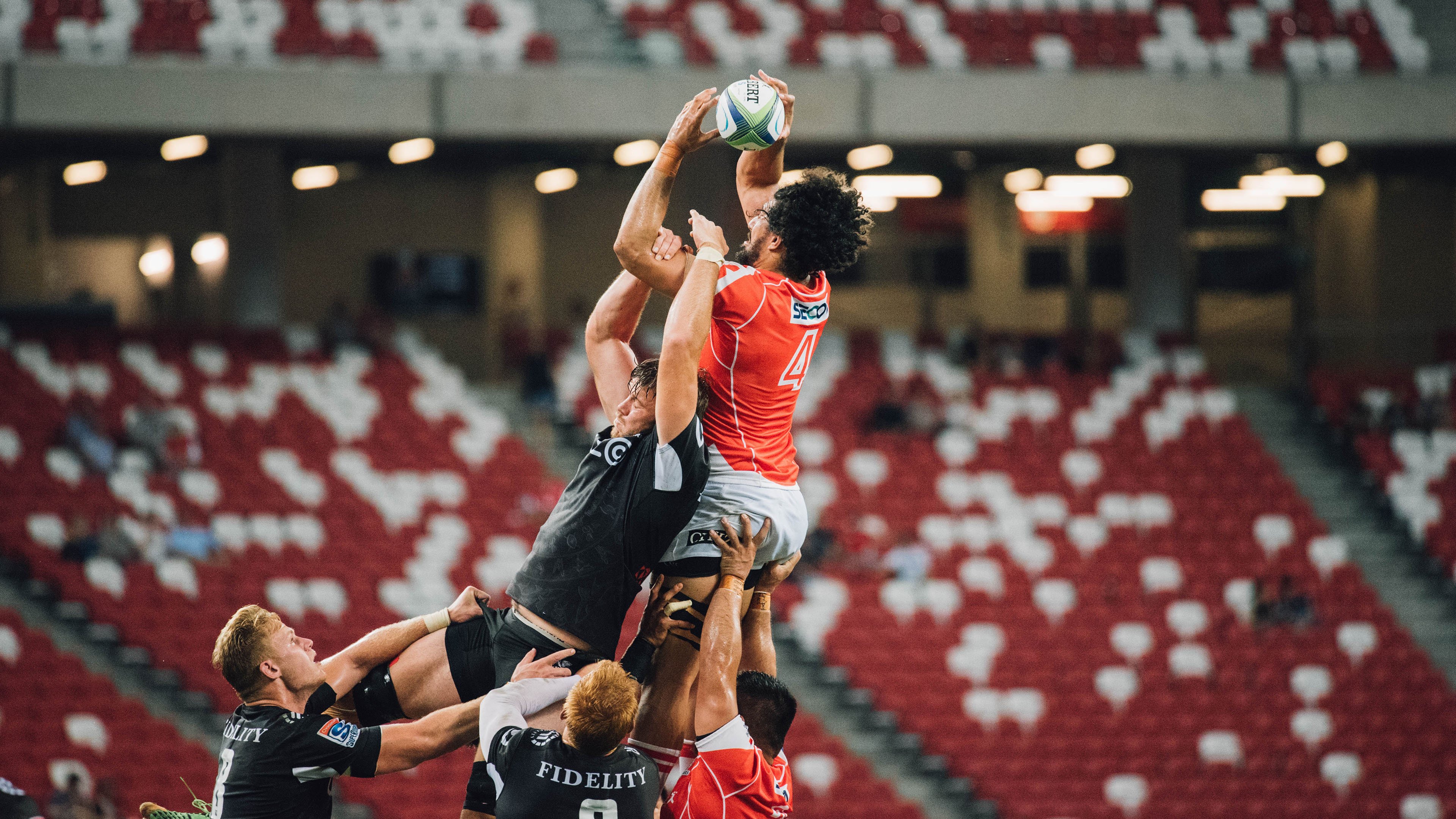 “高新体育中心武术比赛：看选手如何在短短数秒间决胜负”